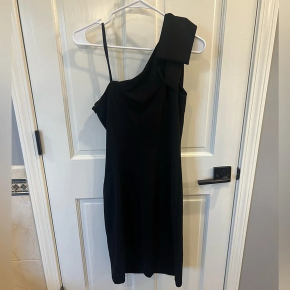 NWT Marina Asymmetric Neck One Bow Shoulder Sleeveless Stretch Crepe Dress - Picture 9 of 10